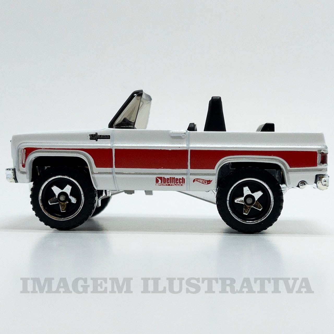 Hot Wheels 2025 HW Dirt 75 Chevy Blazer Custom White Die-Cast
